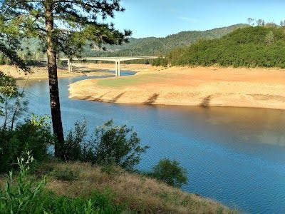 A picture of Shasta Lake